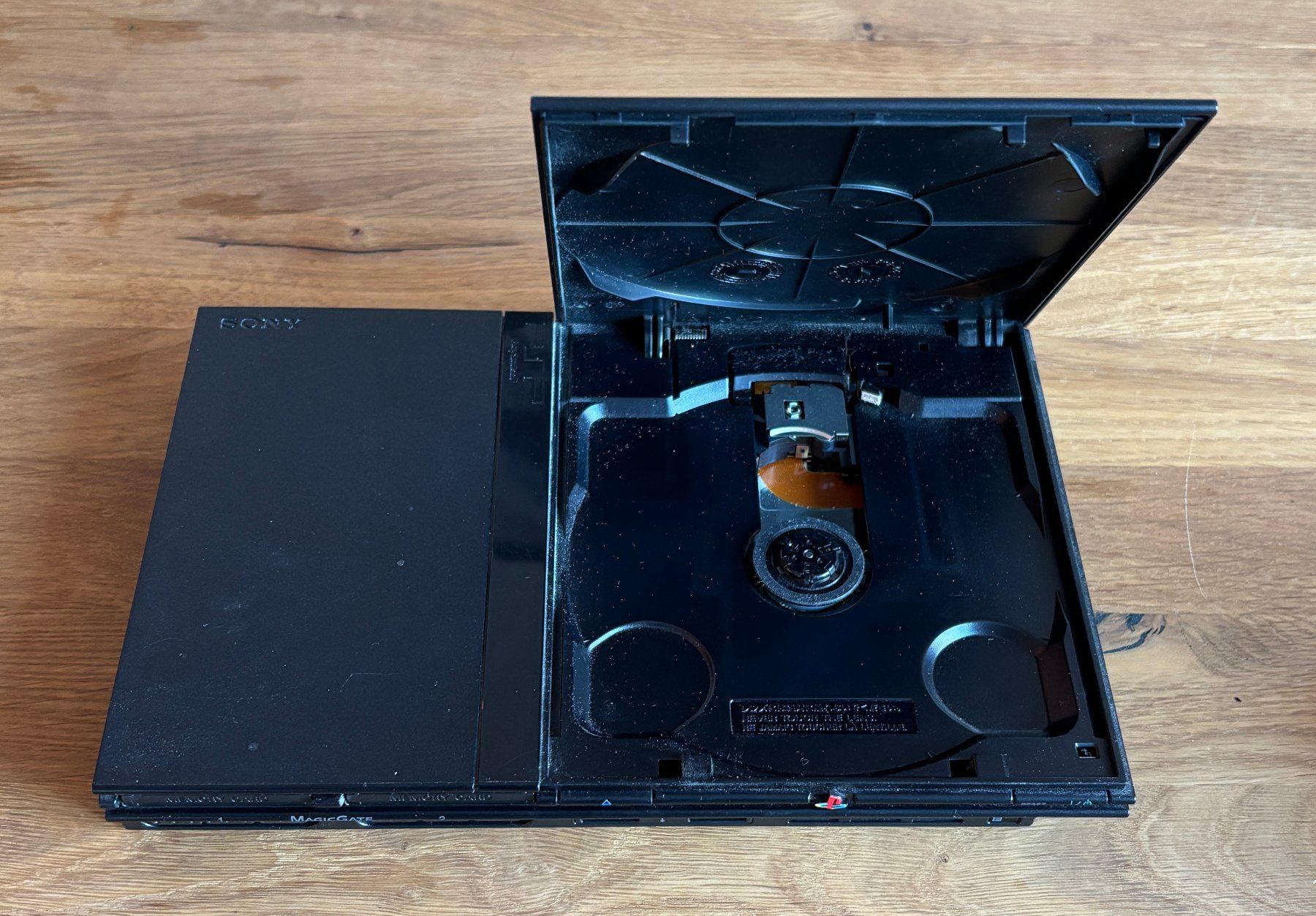 Sony Consoles: Playstation 2 Slim – D'occasion à Fahrweid par diamondsonmars 3