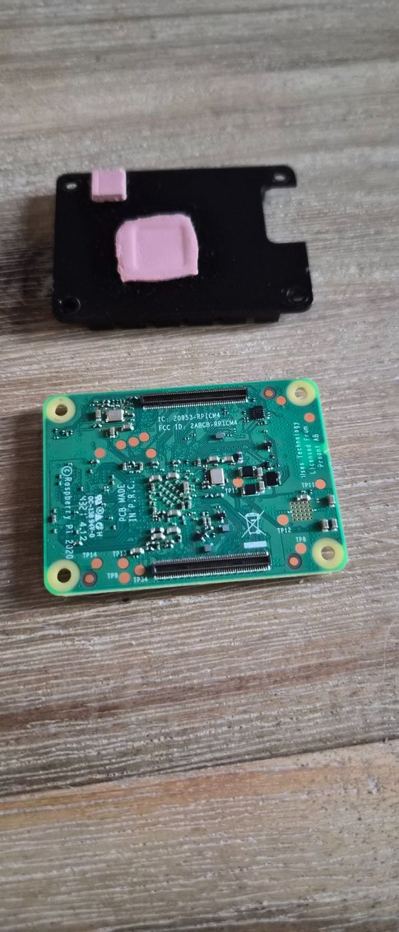 Raspberry Pi PC: Raspberry Pi Compute Module 4 8GB RAM, Lite, WLAN – Usato da Zürich venduto da Marc_Polar 1