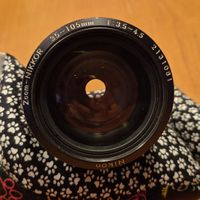 Zoom Nikkor 35 - 105 mm analog