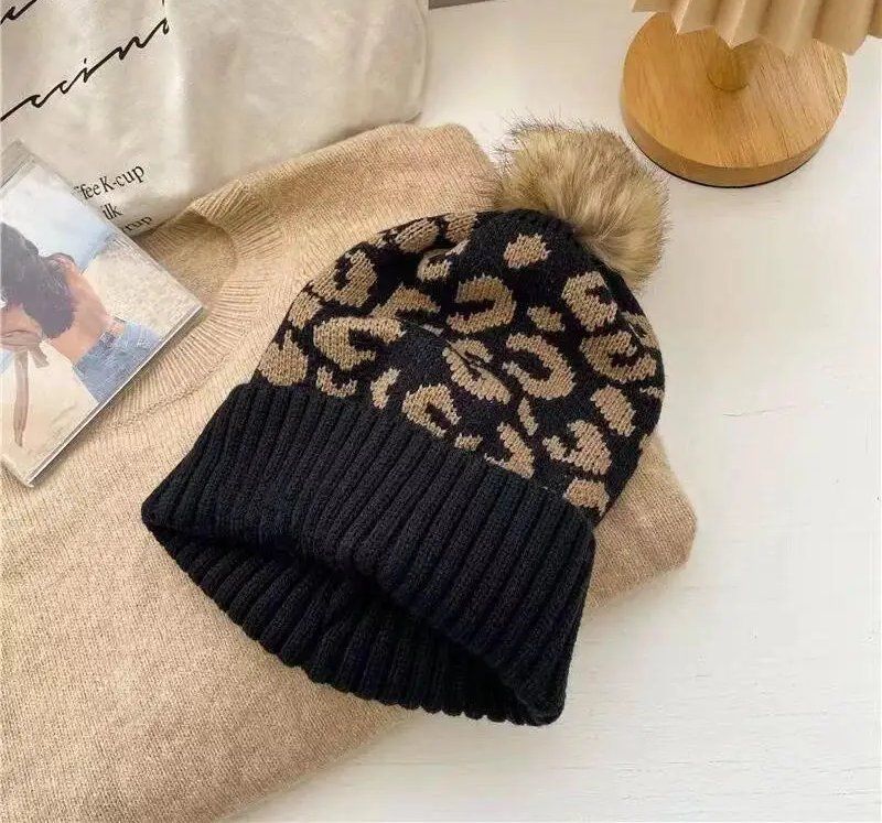 Hüte, Mützen & Caps: Set mit 3 warmen Leopard-Mützen - Lot de 3 bonnets chaud – Neu und originalverpackt aus Lausanne von FASHION-WORLD-SHOP 2