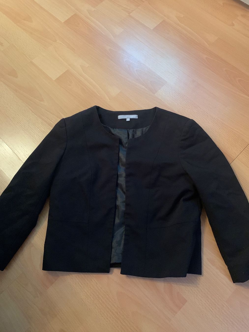 Etam Jacken: Joli blazer noir Etam taille 38 EUR – Gebraucht aus MEYRIN von Gwendo10