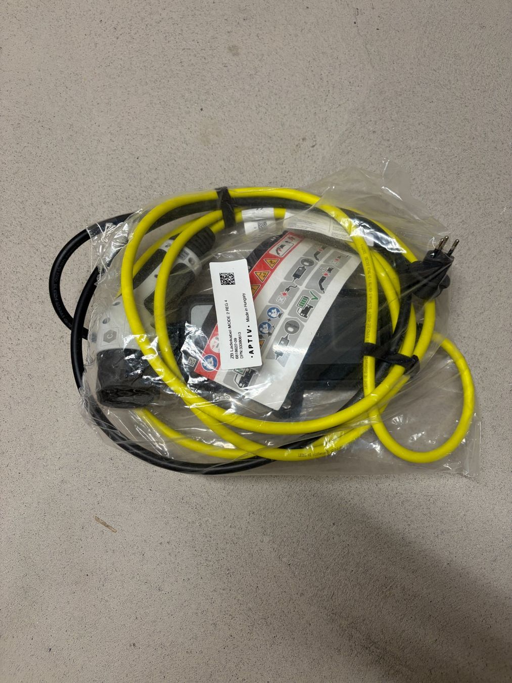 Caricabatterie: Ladekabel EVSE Typ 2 Stecker für Elektroauto – Nuovo e nell'imballaggio originale da Ennetbaden venduto da Gator_33139