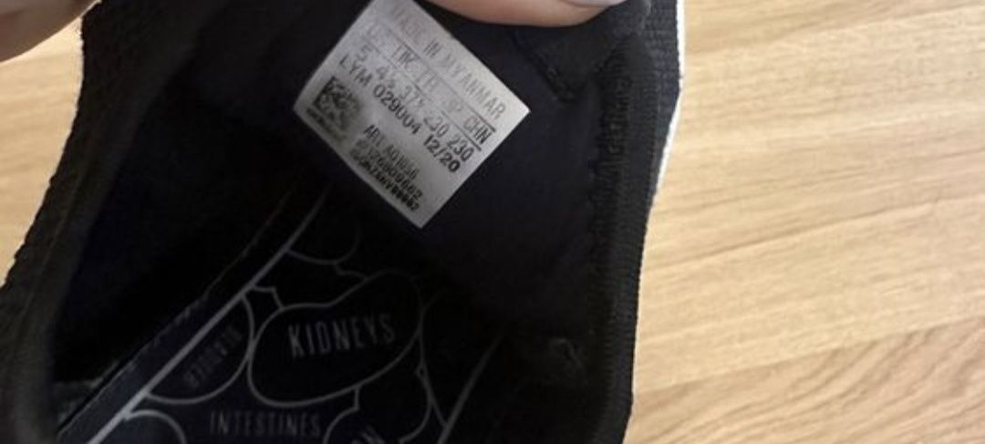 Adidas Scarpe da uomo: adidas- Taille 37 – Usato da St-Pierre-Clages venduto da _RV 2
