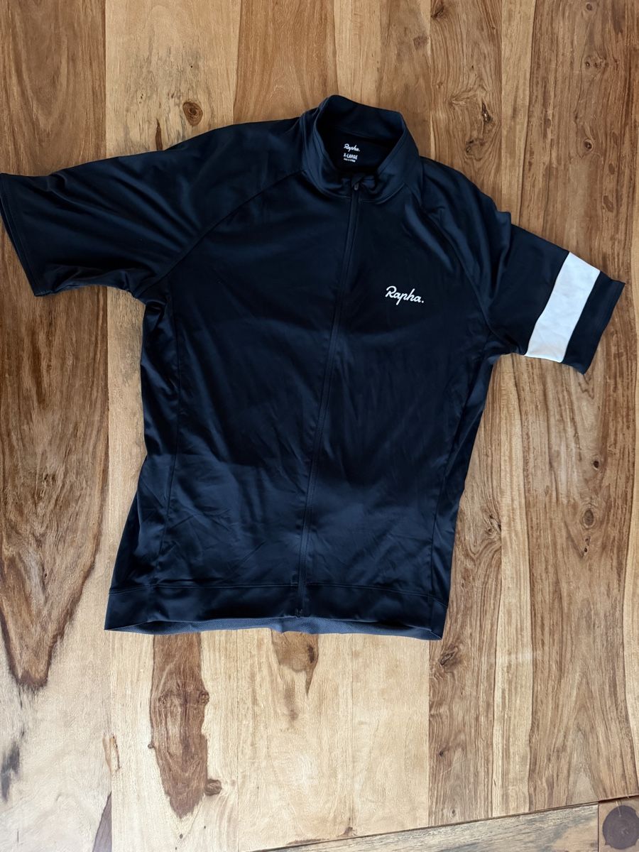 Rapha Canottiere & Pantaloni: Rapha Core Jersey schwarz in Gr XL – Nuovo (secondo la descrizione) da Zürich venduto da tomasino82