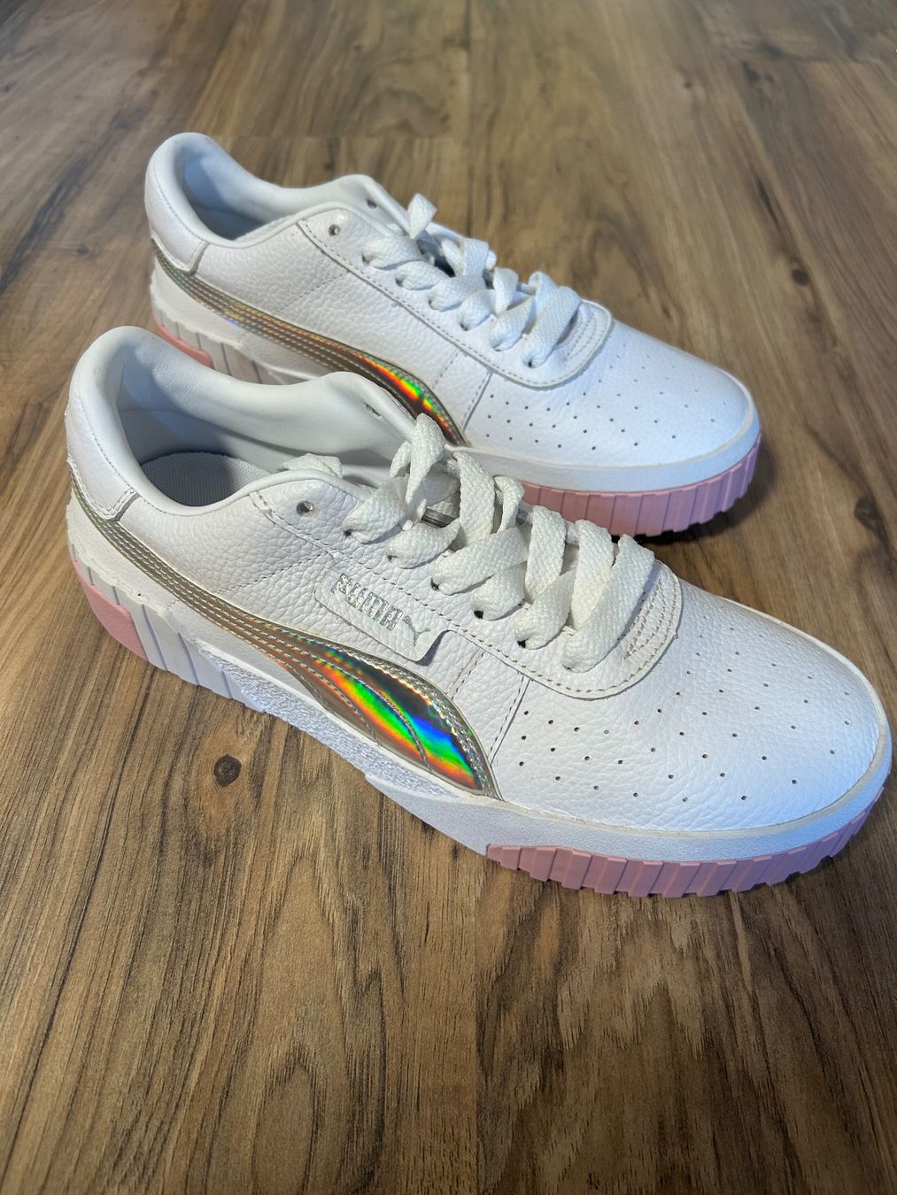 Scarpe da donna: Puma Turnschuhe Damen Grösse 41 – Usato da Wila venduto da mic_xg2f