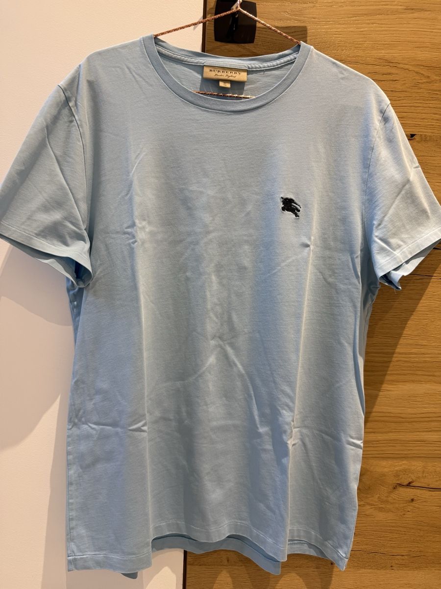 Burberry T-Shirts: Burberry T-shirt bleu clair, taille XL - comme neuf! – Neu (gemäss Beschreibung) aus Studen BE von kim_d27q