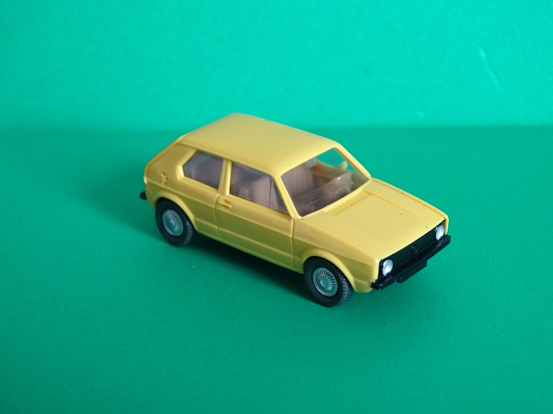 Wiking Modellini d'auto: VW Golf von Wiking 1/87 – Usato da Bretzwil venduto da Meex 1