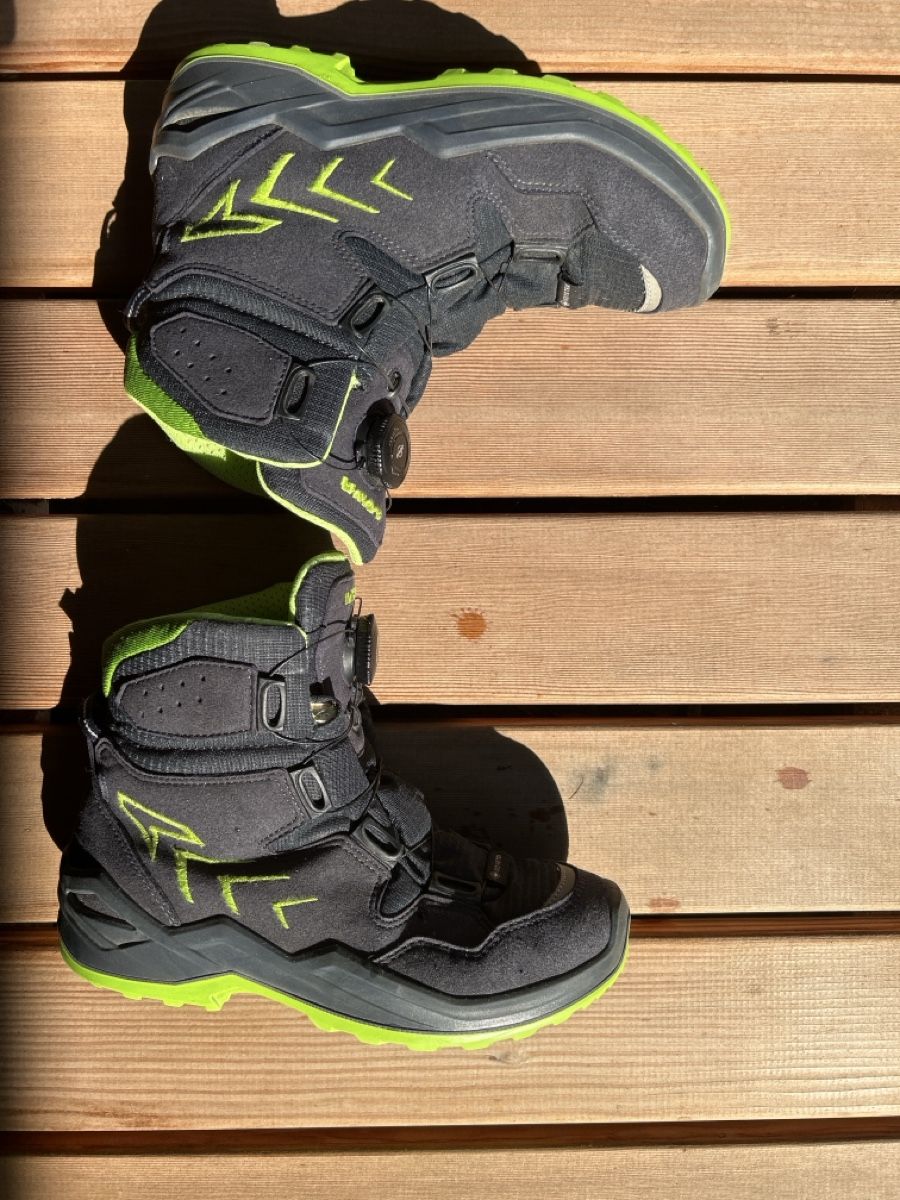 Lowa Schuhe für Jungen: Lowa Wanderschuhe Grey/Green Size EU 37 Used – Gebraucht aus Uster von fam_z8zj 2