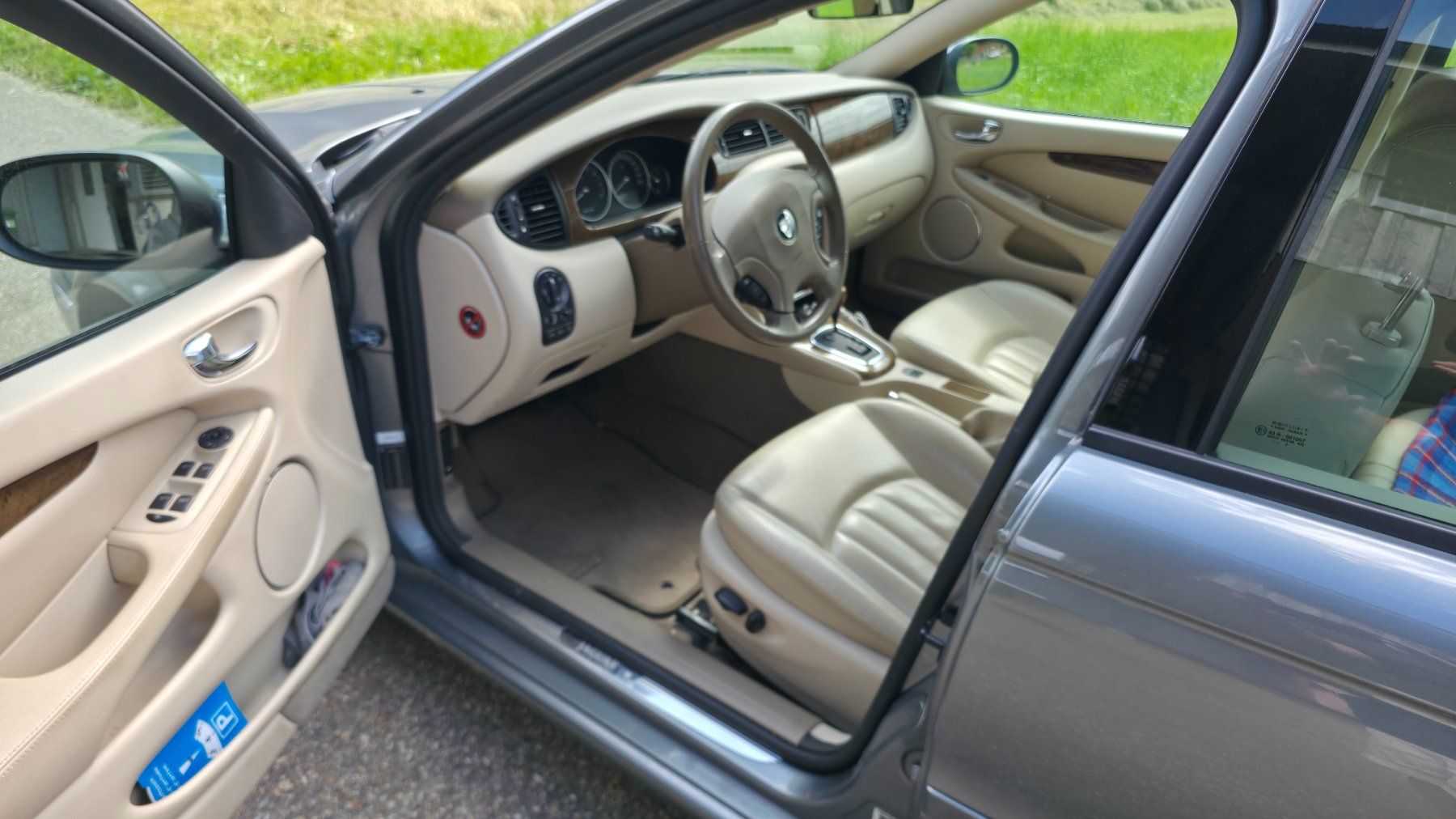 Jaguar Automobili: JAGUAR X-Type 2.5 V6 100% WIR – Usato da Beckenried venduto da Maya58 4