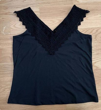 Top noir Only X You XS, dentelle délicate - neuf!