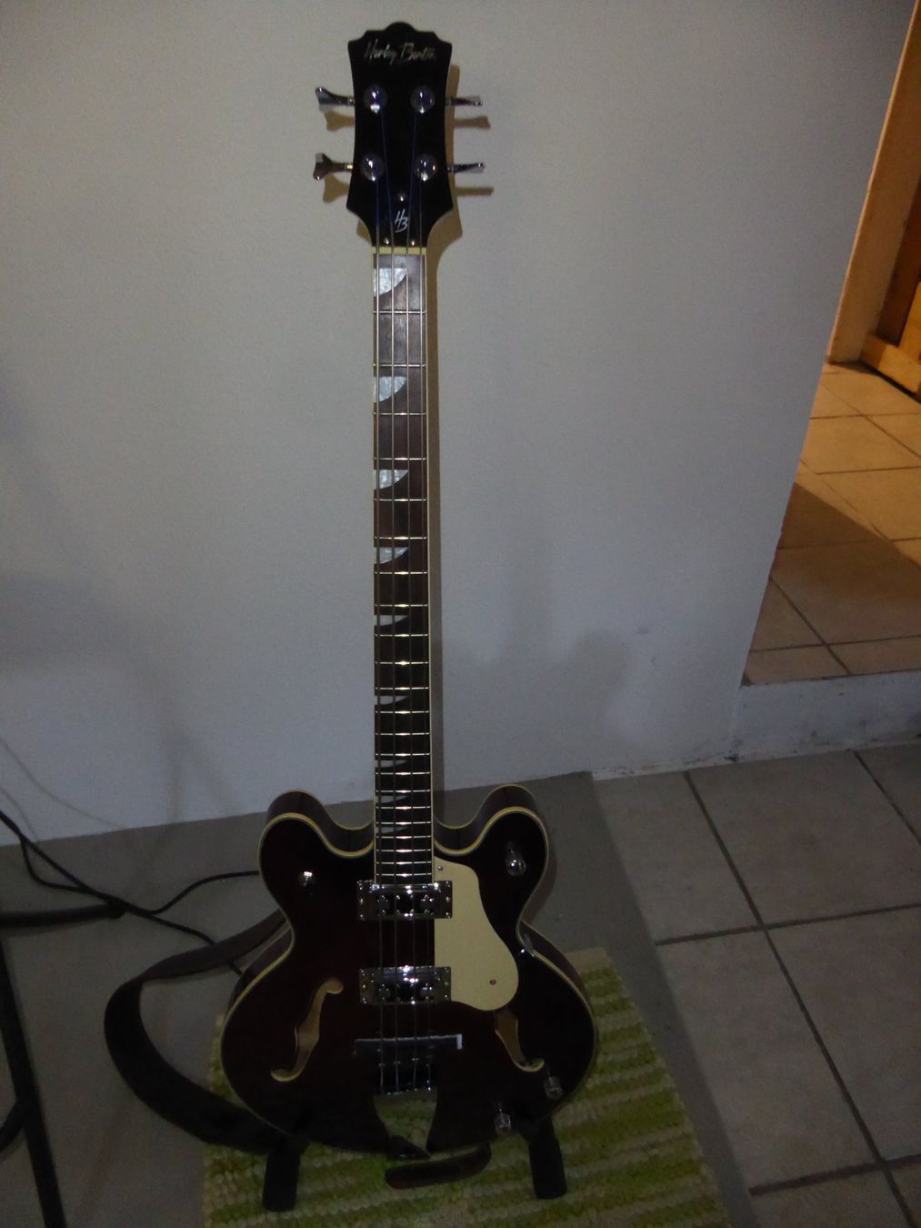 Harley Benton Strumenti musicali: SEMI AKUSTIK BASS, HARLEY BENTON – Nuovo (secondo la descrizione) da Romanshorn venduto da beckli20
