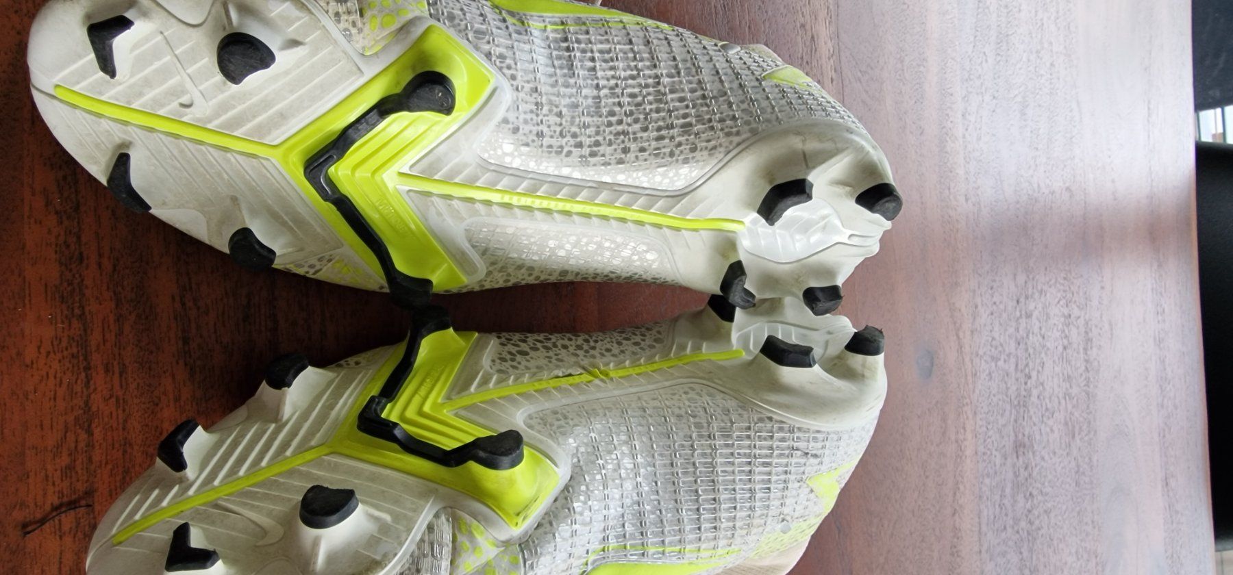 Nike Scarpe per ragazzi: Chaussures de foot Nike 36.5 – Usato da Courrendlin venduto da Lilou 1
