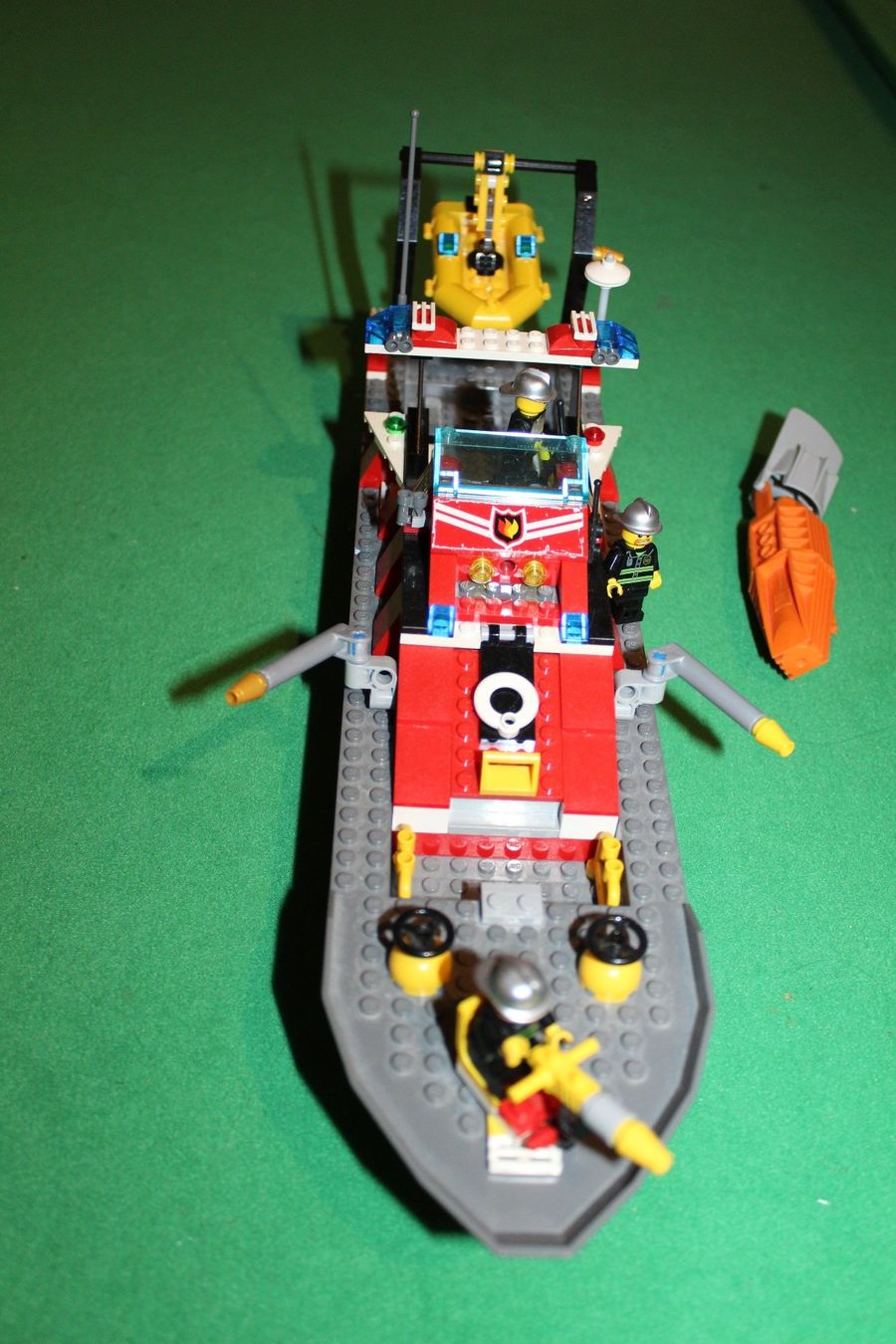 Lego Baukästen: Lego City Feuerwehrboot 7906 – Gebraucht aus Beinwil am See von  1