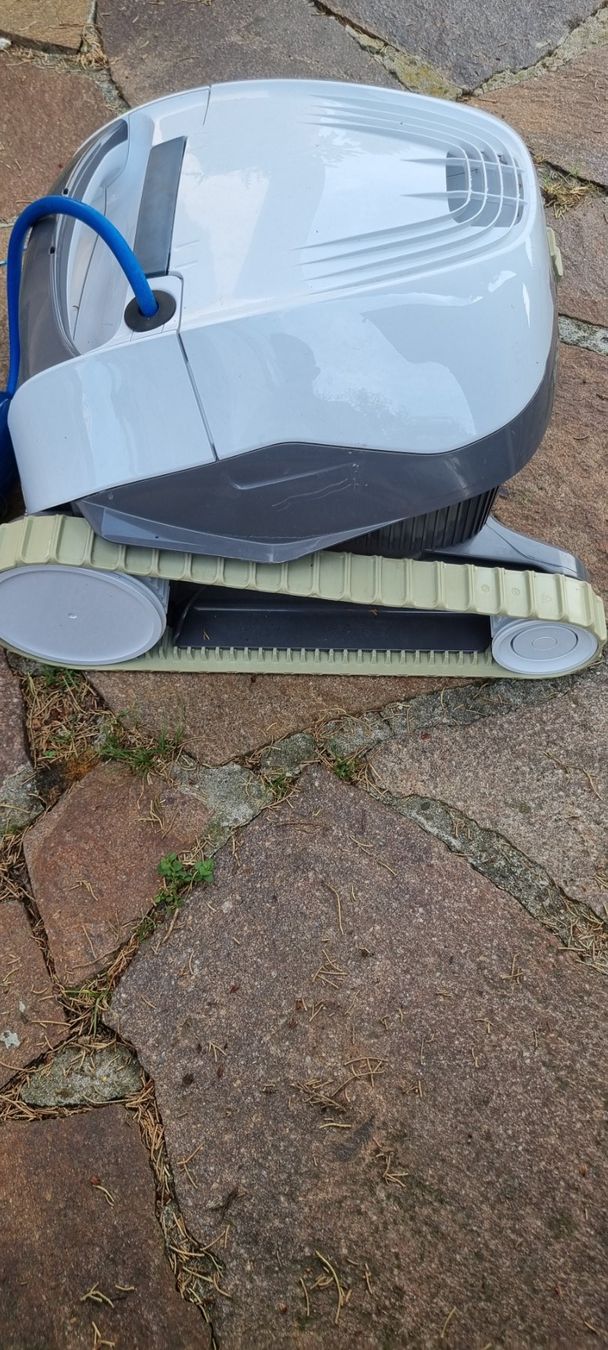 Dolphin Schwimmbad-Zubehör: Poolroboter Dolphin E10 – Gebraucht aus Weiningen ZH von rke_95tf 3