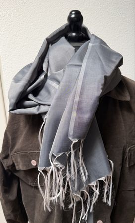 Schal grau mit Fransen, Neu