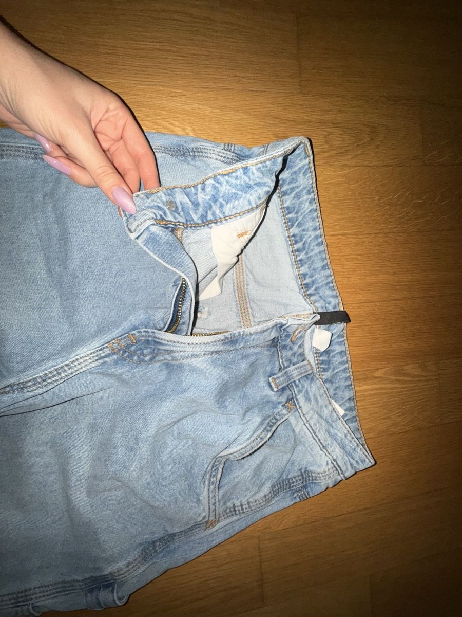 H&M Jeans: H&M Jeans Grösse 36 mit Seitendetail – Gebraucht aus Winterthur von yar_dpp8 3