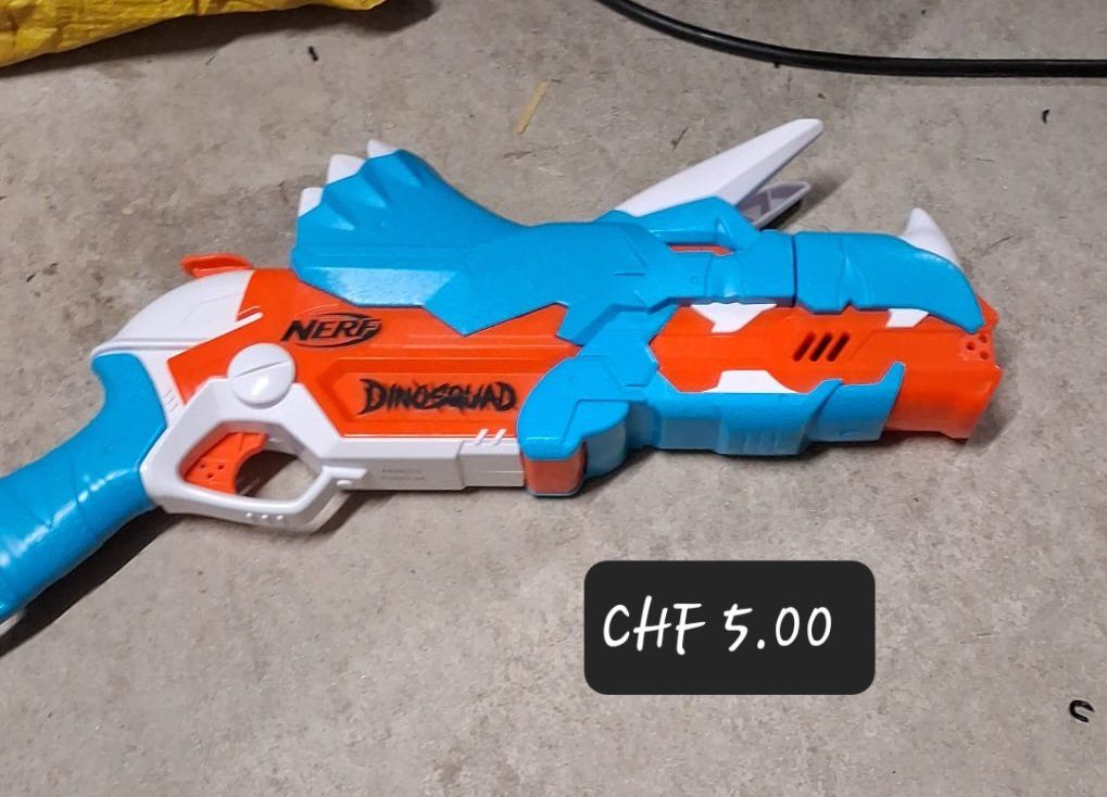 Nerf Jouets: NERF diverse Produkte – D'occasion à Tagelswangen par Heaven2501 1