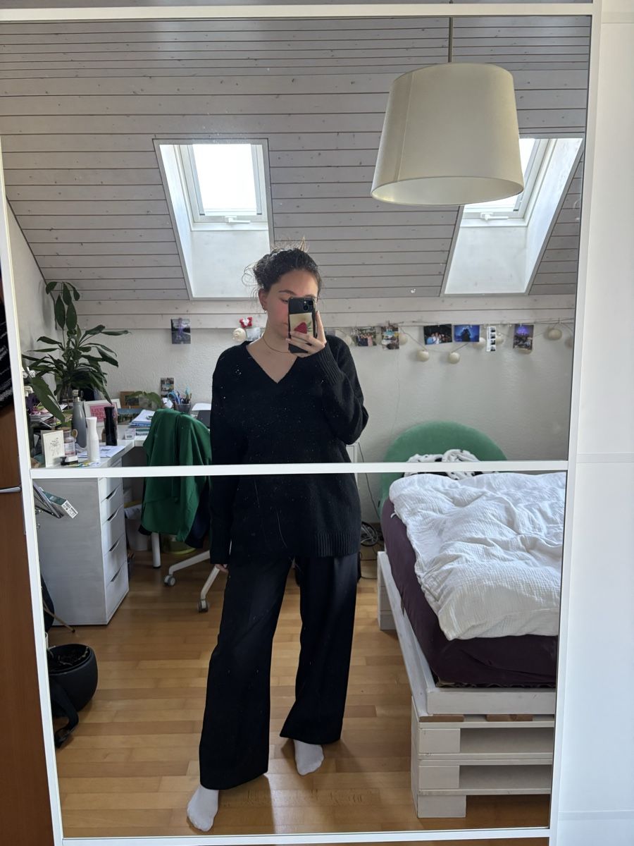 Zara Pulls & Sweat-shirts: Schwarzer Zara Strickpullover mit V-Ausschnitt, Grösse S – Neuf (Voir description) à Ehrendingen par can_n7gv