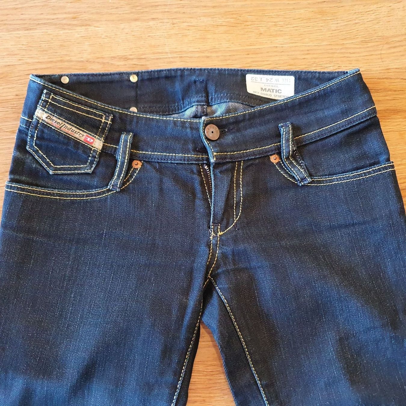 Diesel Pantaloni: Jeans Diesel 24x32 – Nuovo (secondo la descrizione) da Etoy venduto da az2011