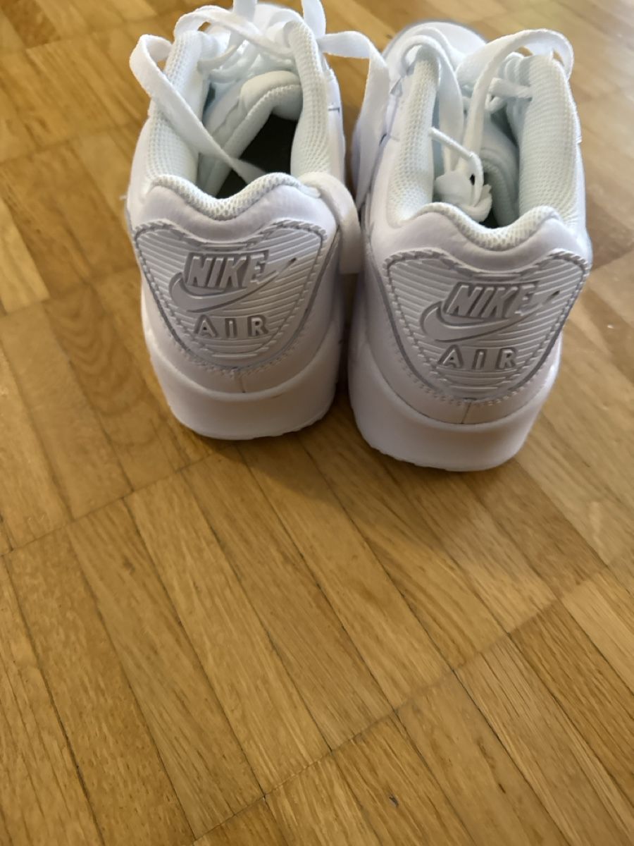 Nike Scarpe per ragazze: Nike Air Max 90 neu original – Nuovo (secondo la descrizione) da Sisseln AG venduto da Gommibaerli87 2