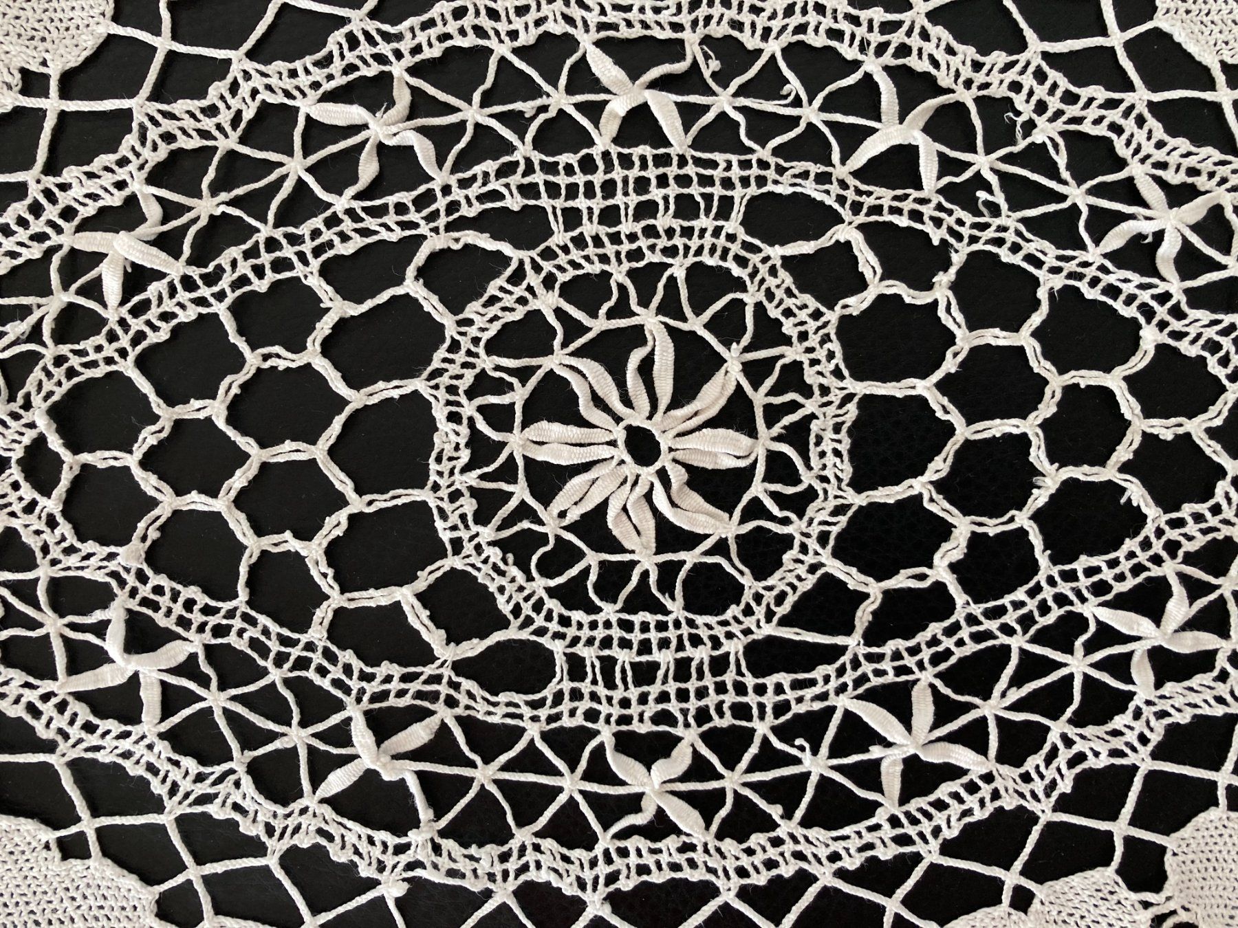 Sottobicchieri: SPITZENDECKCHEN   KLÖPPELDECKCHEN   HANDARBEIT – Usato da Subingen venduto da ArtBead 1