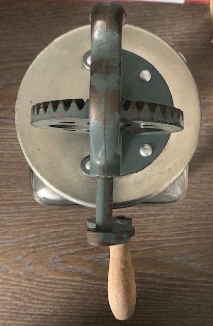 Elettrodomestici da cucina: Antike Butterschleuder – Usato da Gundetswil venduto da Egro100 3
