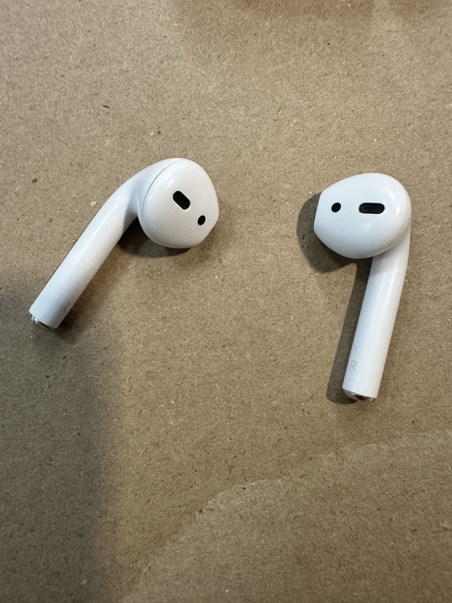Apple Cuffie: Apple AirPods 2. Generation – Usato da Brütten venduto da Akessl 3