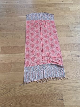 Sehr weicher Kaschmir Schal, neuwertig, warm für Winter!