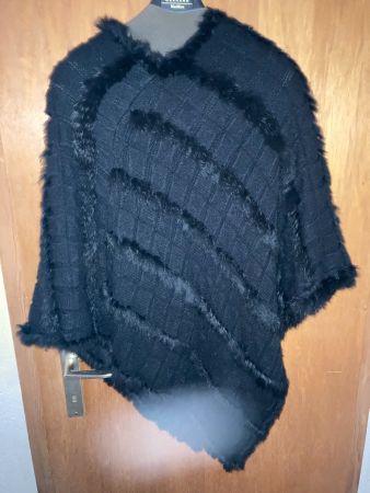 NEU warmes Cape Poncho aus Wolle mit Fell  Gr. 36-40