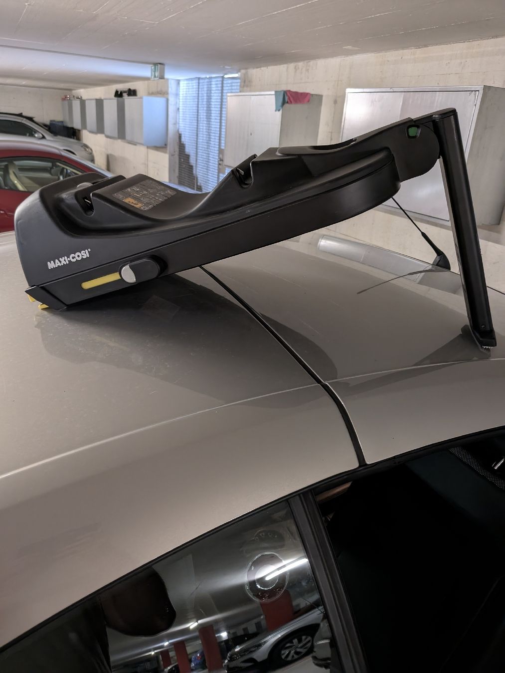 Maxi-Cosi Seggiolini per auto: Maxi Cosi Cabrio Fix I Size + Base – Usato da Schlieren venduto da ric_pxm8 4