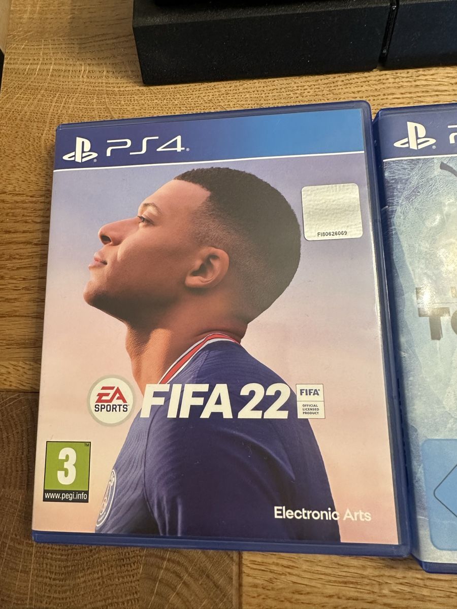 Sony Konsolen: Sony PS4 + 4 Controller + 3 Spiele + 2 Ladestationen – Gebraucht aus Zürich von mjay9211 3