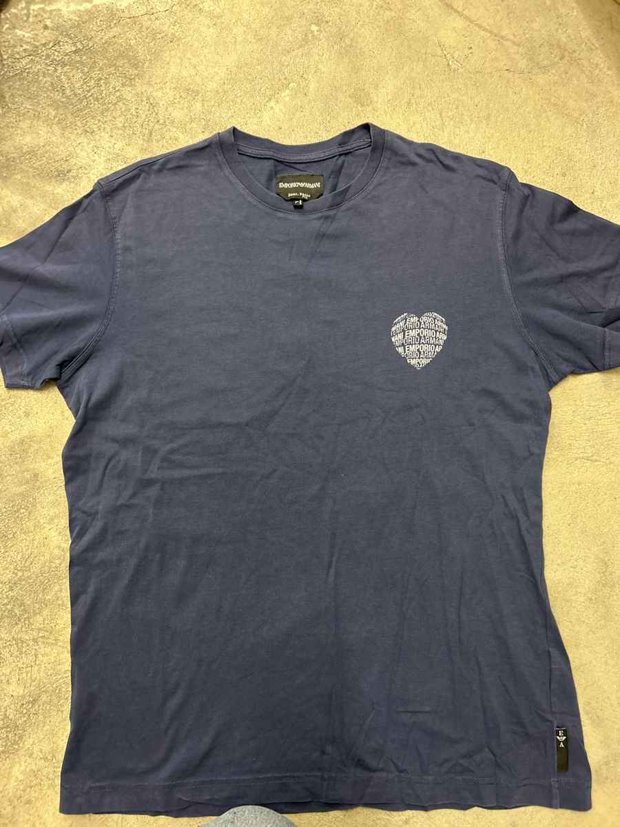 Armani T-Shirts: Emporio Armani Shirt – Gebraucht aus Bern von floorball_zoro 1
