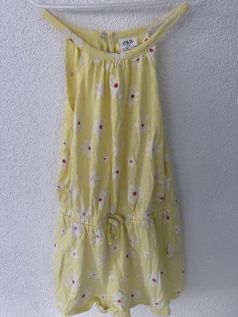 Zara Jumpsuit kurz gelb mit Blumenmuster Grösse 140
