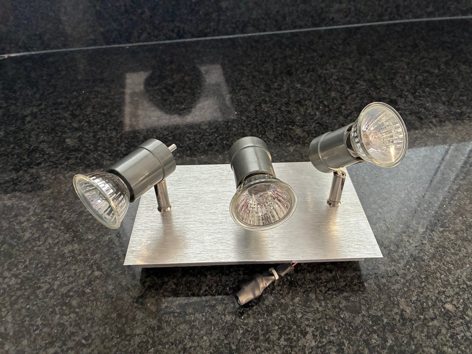 Lampade: Wand/Deckenleuchte Massine 3x GU10 35W – Usato da Männedorf venduto da Schnaeppchen05