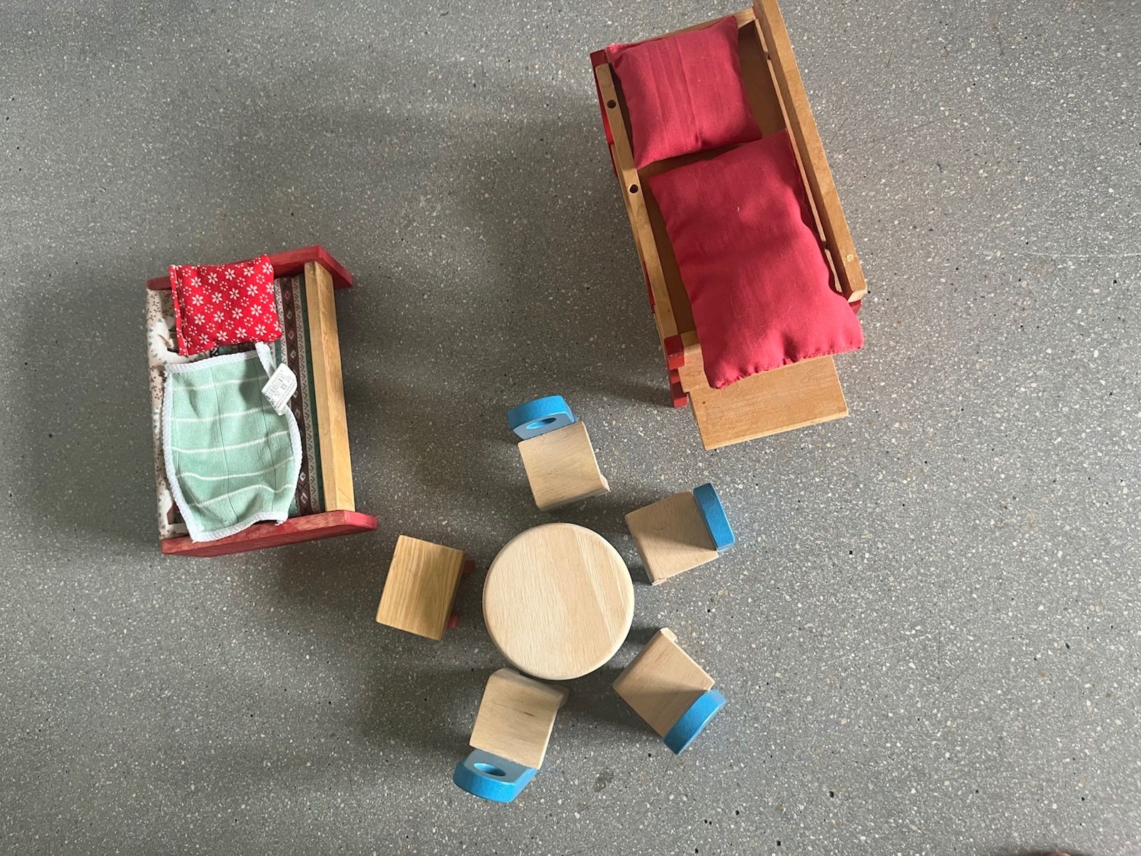 Case e mobili per bambole: Puppenstuben Möbel – Usato da Bern venduto da Werahiko 3