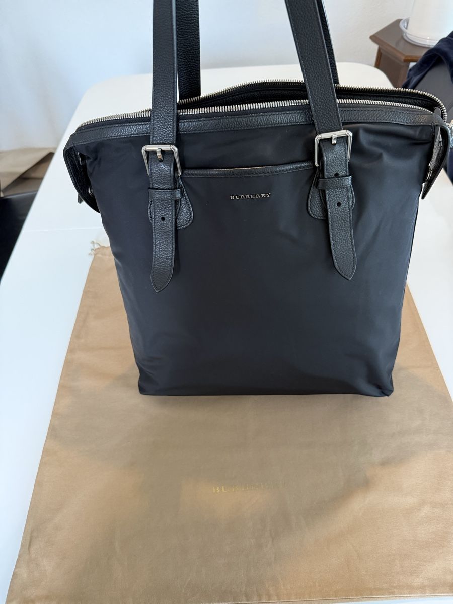 Burberry Borse: Handtasche Burberry – Usato da Ueken venduto da salomon.t9