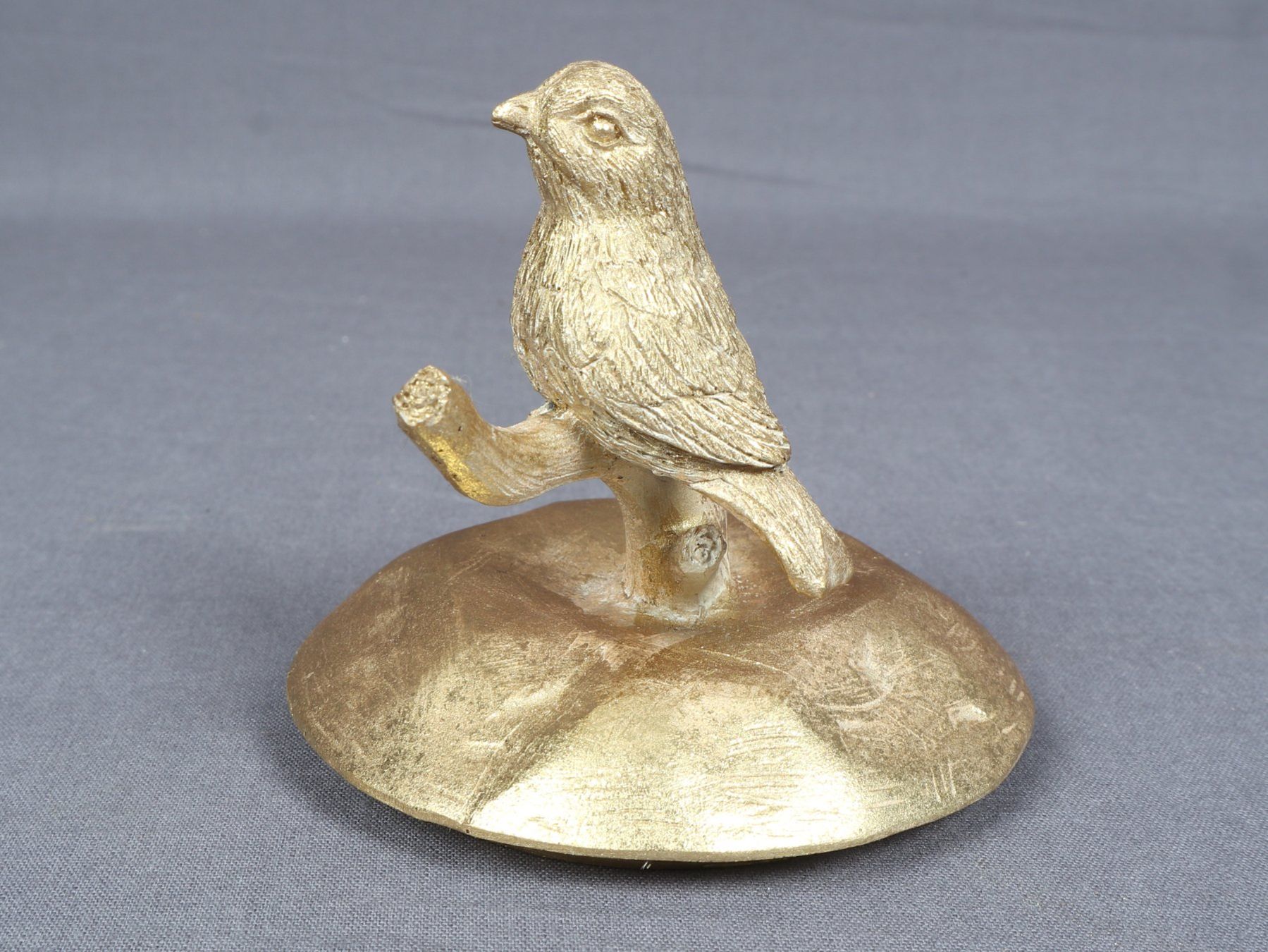 Alle Dekorationen: Goldene Deko -Dose mit Vogel – Gebraucht aus Steinen von Restwert_Steinen 4