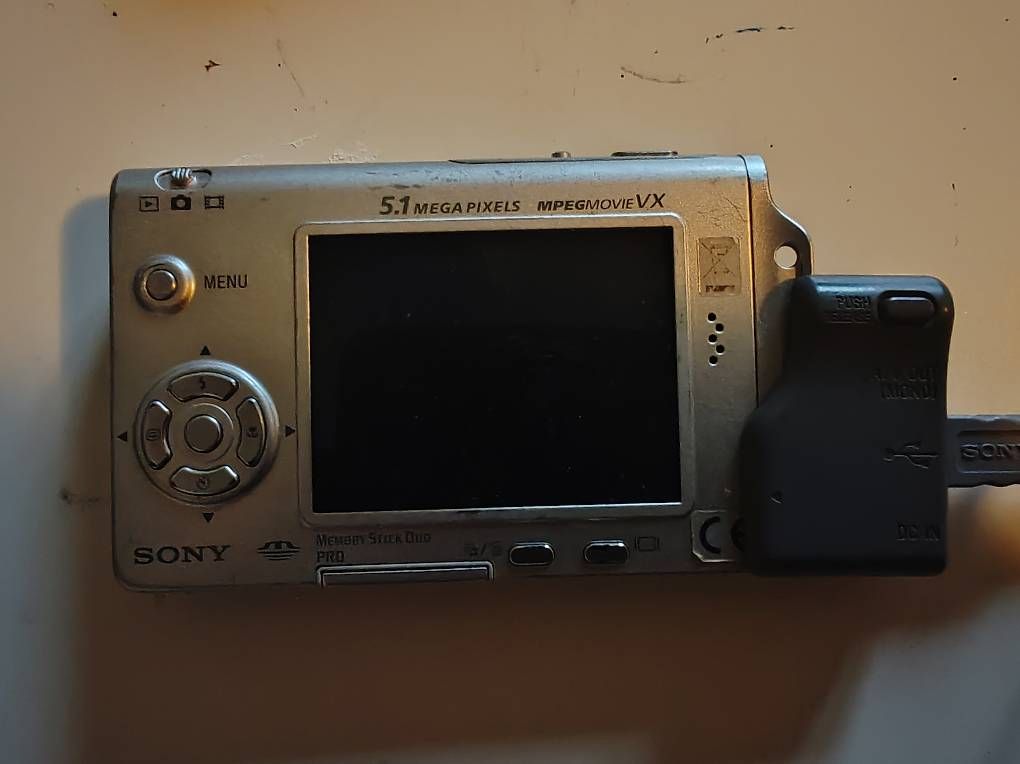 Sony Fotocamera: Sony Kamera – Usato da Dübendorf venduto da lyd_7gxl 3