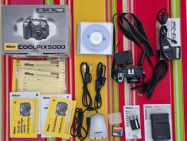 Nikon Coolpix 5000 (Digital Camera E5000)