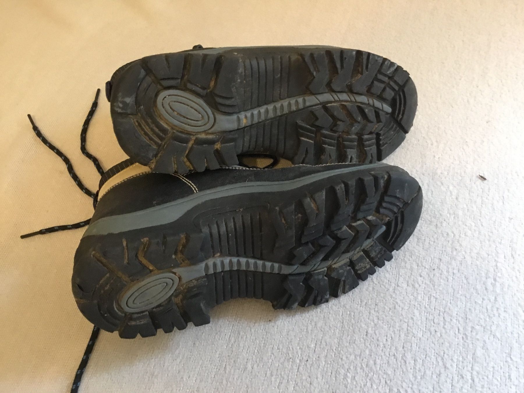 Scarpe da donna: Mounty Damen - Wanderschuhe Gr. 39 – Usato da Diessenhofen venduto da quinto9 2