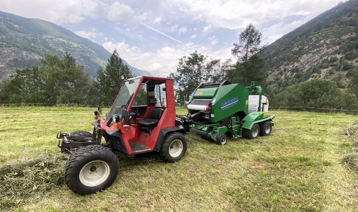 Alle Maschinen: Agronic Kompi Rundballenpresse – Gebraucht aus Staldenried von dom_s68x