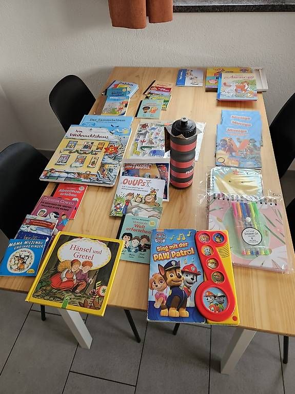 Livres: Verschiedene sachen Gratis – D'occasion à Aedermannsdorf par Men11
