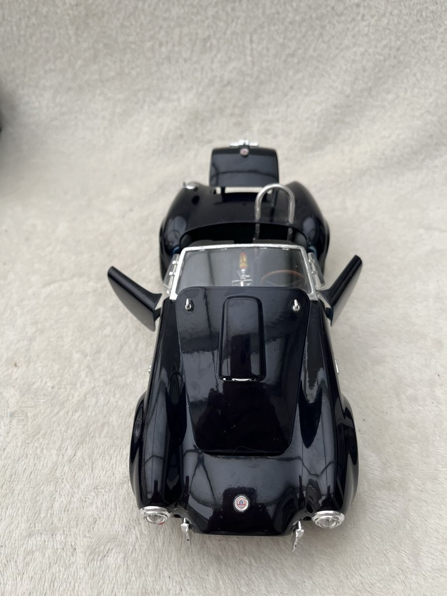 Shelby Collectibles Modellini d'auto: Shelby Cobra 427 – Nuovo e nell'imballaggio originale da Oberweningen venduto da mer_2yn9 2