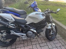 Ducati Monster 696