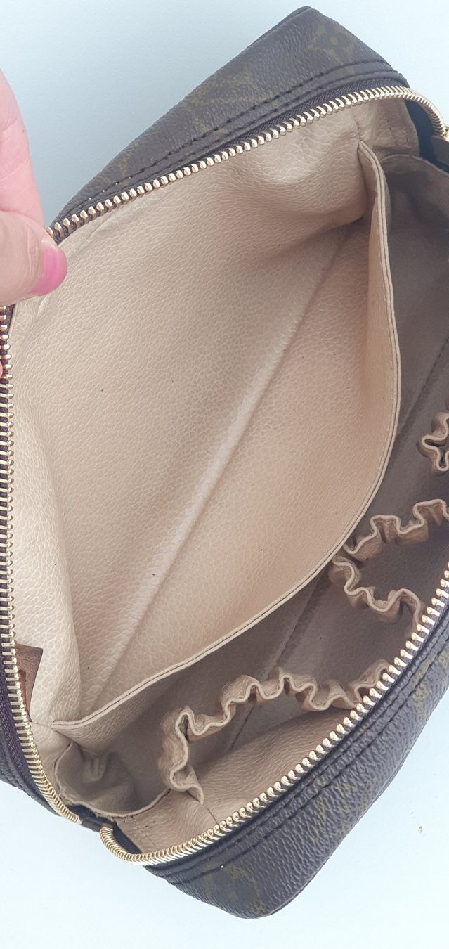 Louis Vuitton Trousses de maquillage: Louis Vuitton PM Necessaire Monogram Canvas – D'occasion à Niederteufen par Mira_72 8