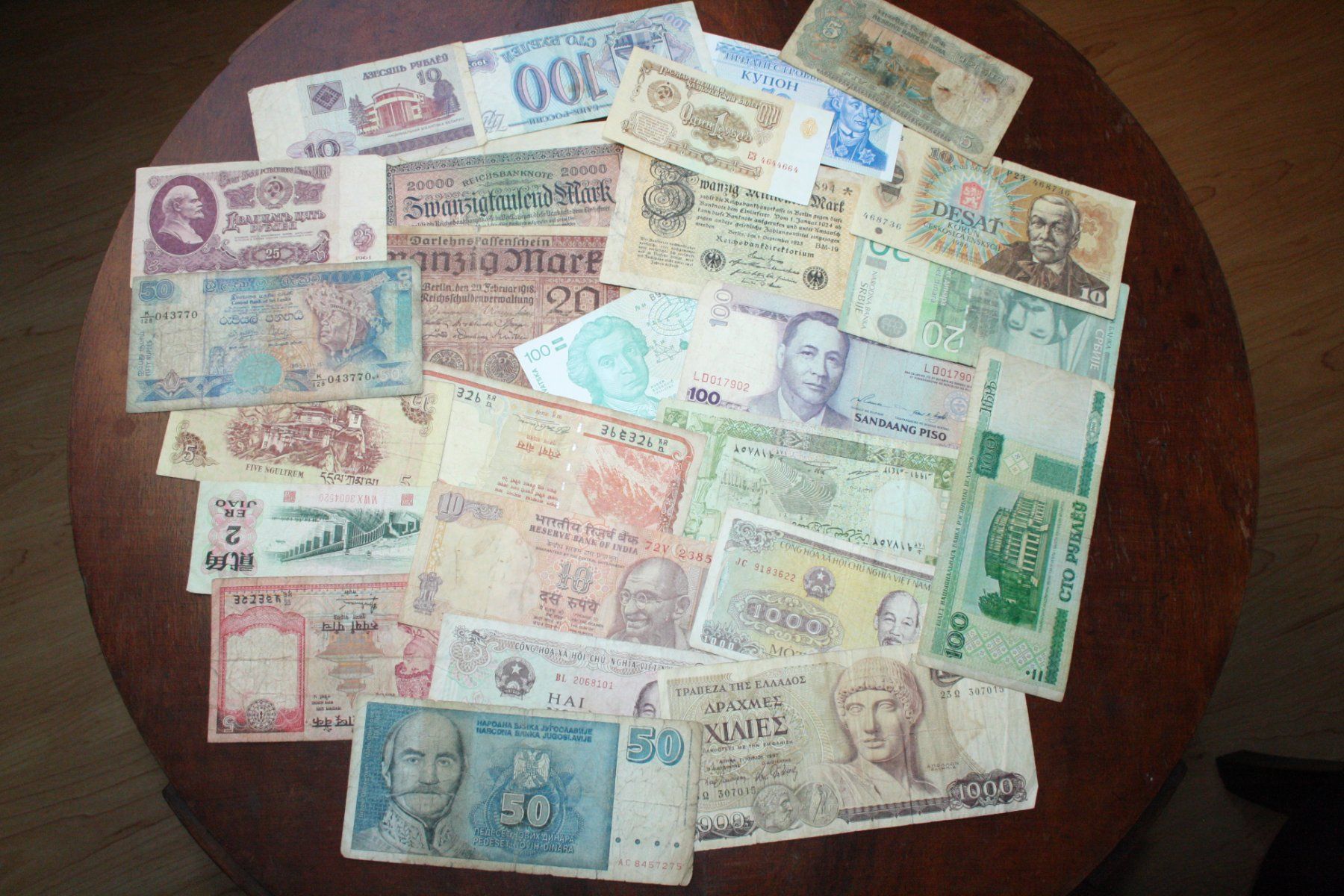 Banconote: Lot 5 - 25 Billets différents usés – Usato da Cormondrèche venduto da Hermes.monnaies