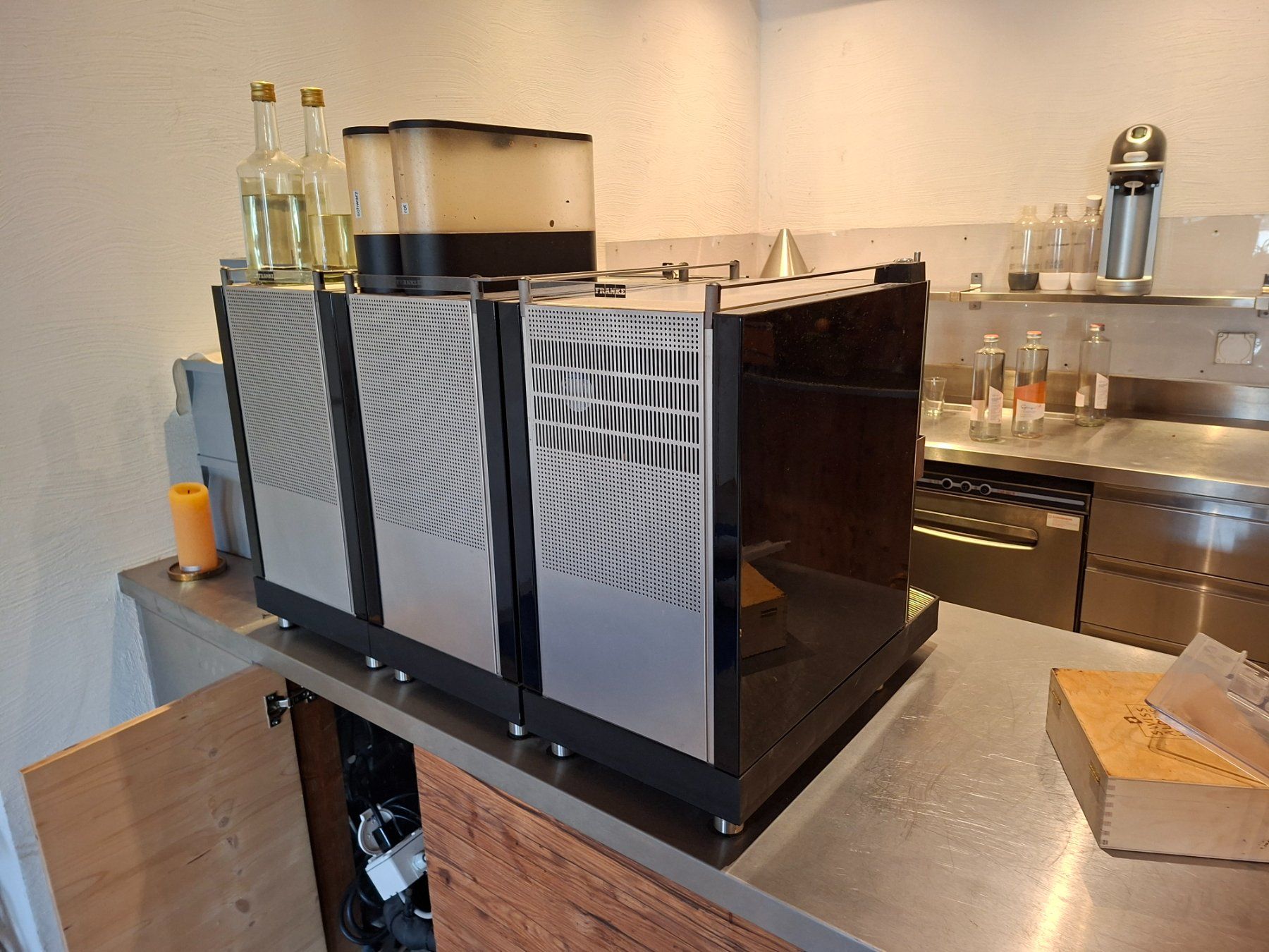 Franke Macchine per caffè & Macchine per espresso: Franke Profi Kaffeemaschine Hotel Gastgewerbe Restaurant – Usato da Bottmingen venduto da mao12 2