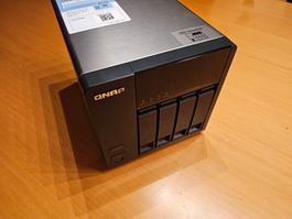 QNAP TS-420 4 Bay NAS mit 24TB Speicher