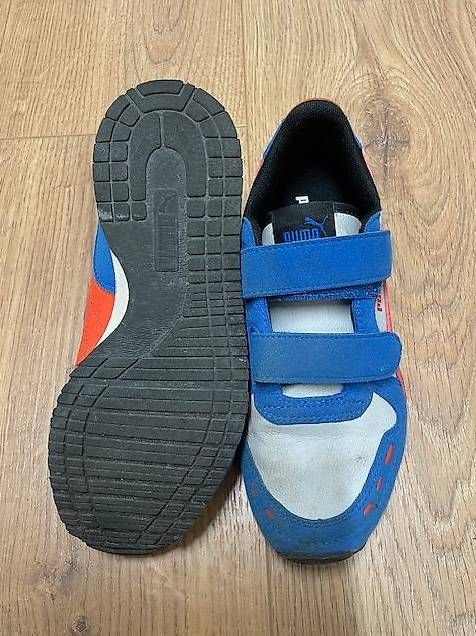 Chaussures garçon: Turnschuh von Puma Gr. 33 – D'occasion à Pfäffikon Sz par alar 2