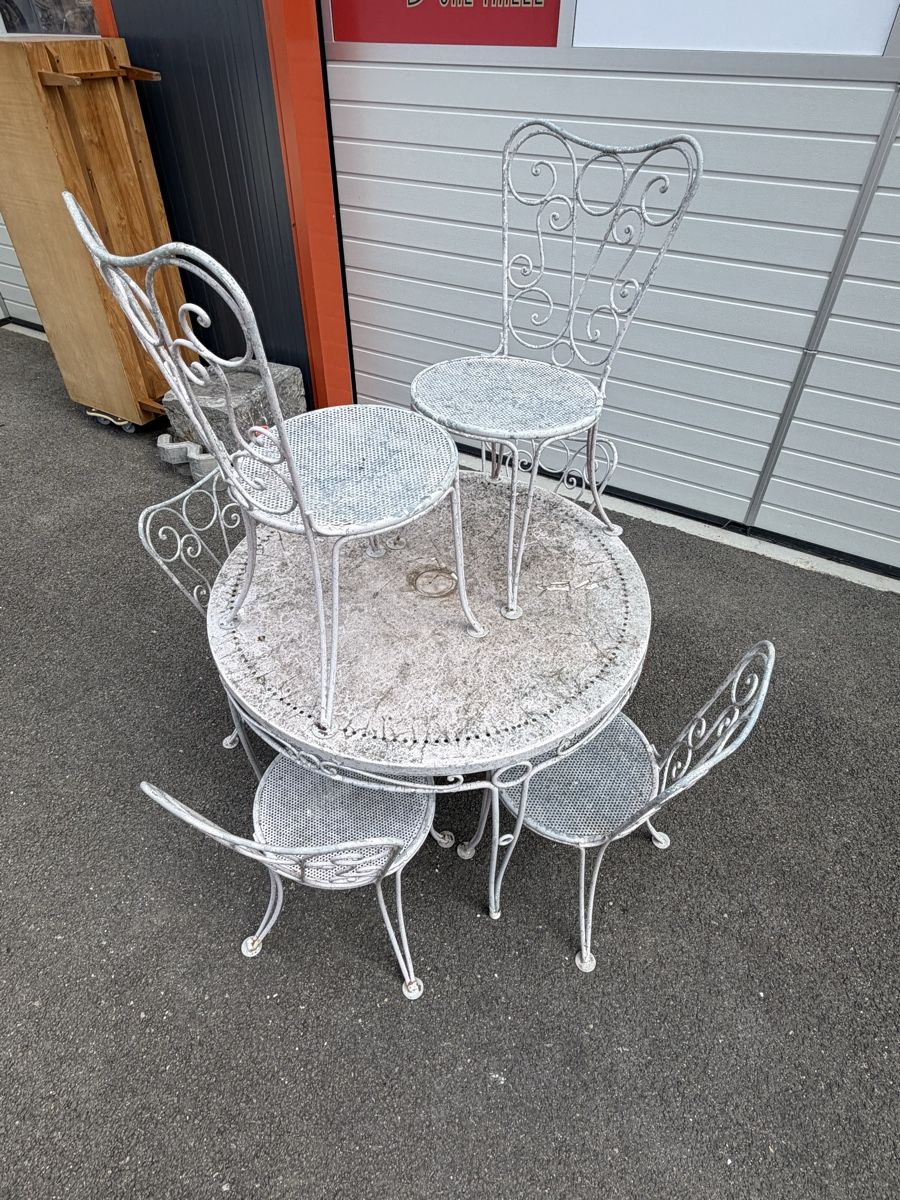 Set di tavolo e panche: Table et chaise de jardin  – Usato da Arnex-sur-Orbe venduto da Tutu1037 1